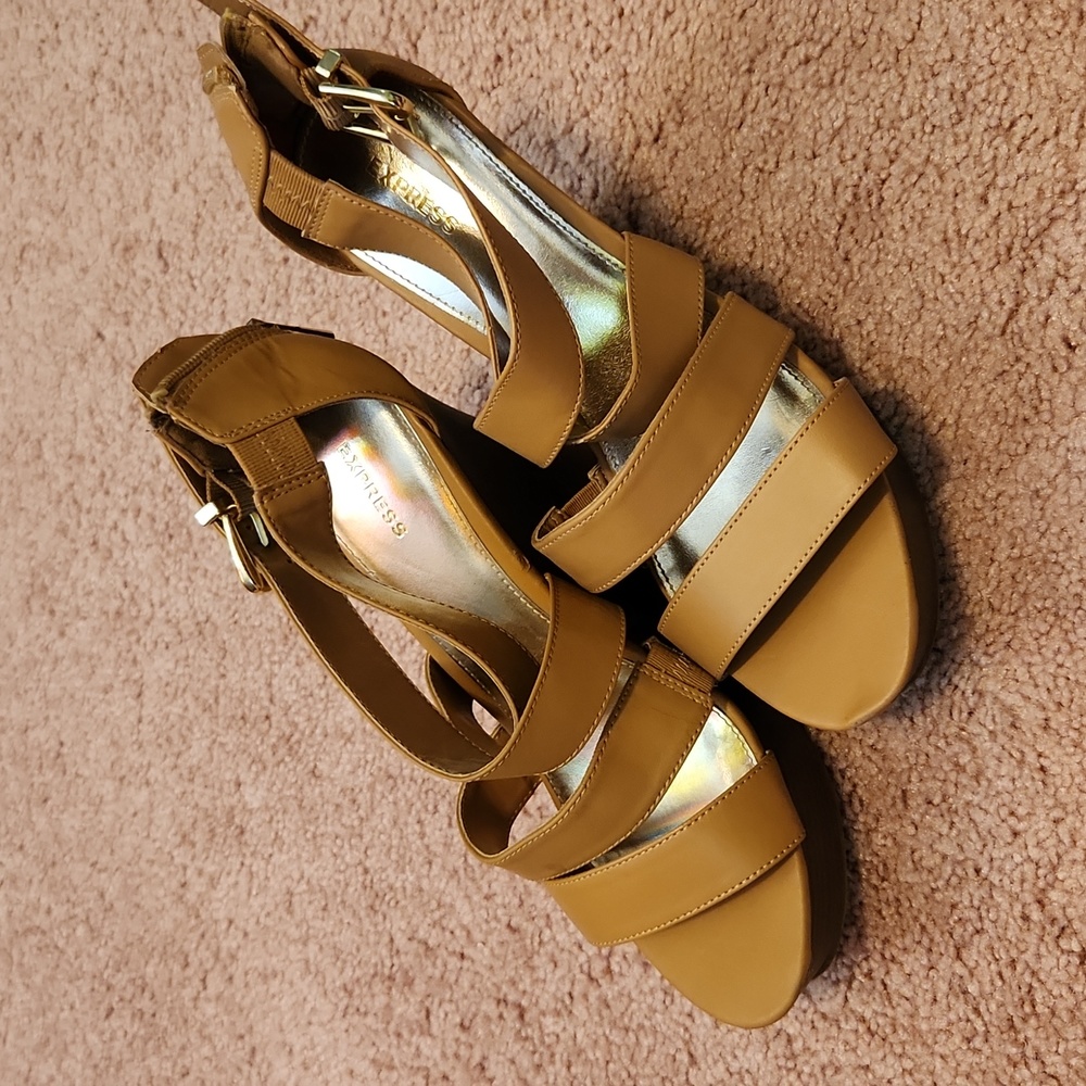 Shoes, size 9